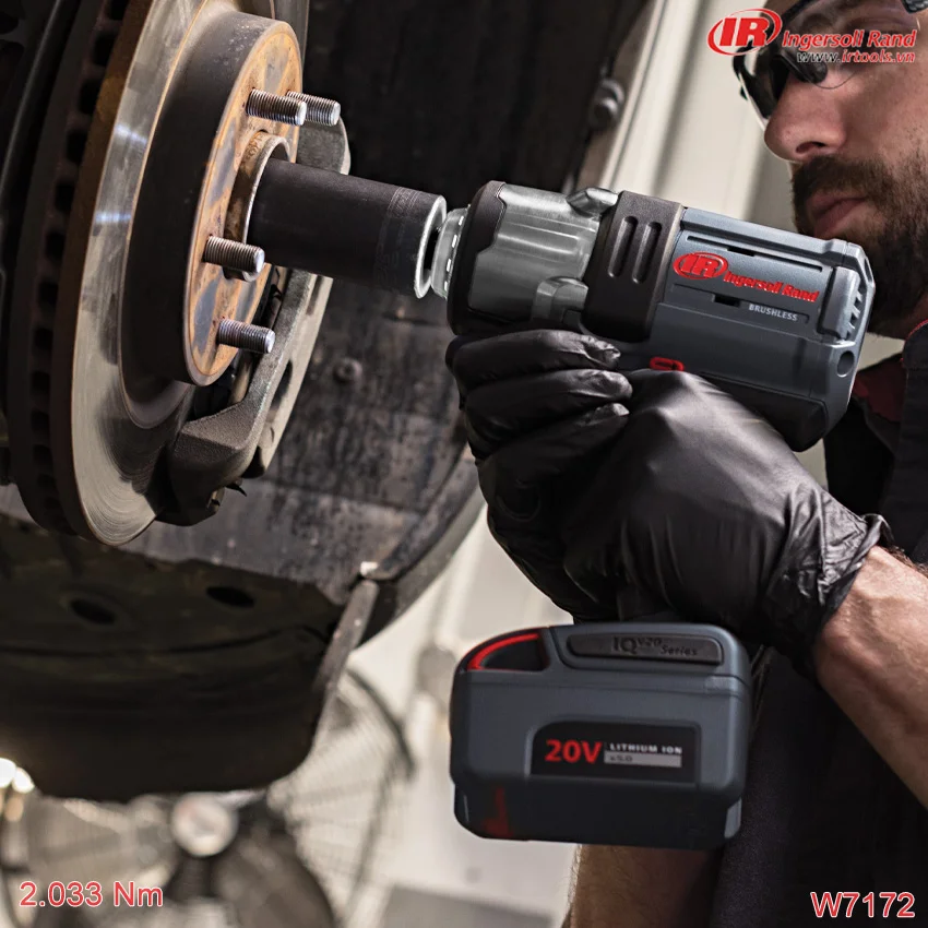 ứng dụng máy siết bu lông pin 3/4 inch 2033 Nm Ingersoll Rand W7172