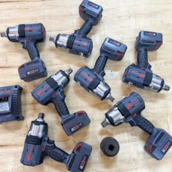 máy siết bu lông pin 3/4 inch 2033 Nm Ingersoll Rand W7172