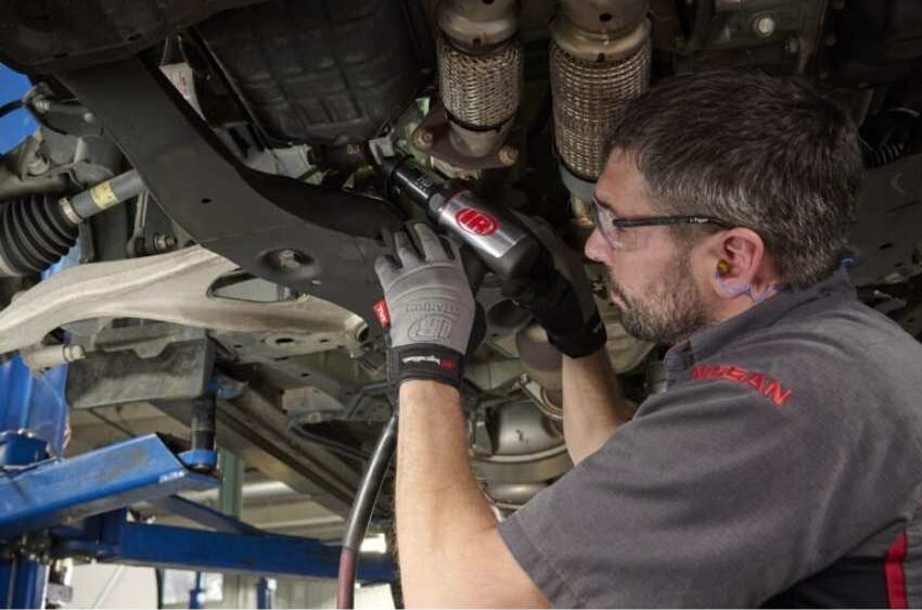 Ứng Dụng của Ingersoll Rand Trong Lĩnh Vực Sửa Chữa Bảo Dưỡng Ô Tô