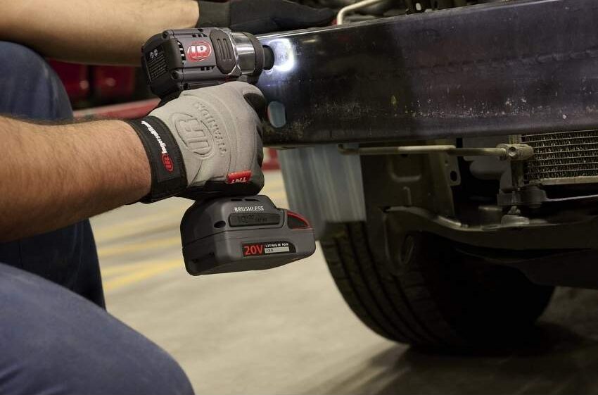 Ứng Dụng của Ingersoll Rand Trong Lĩnh Vực Sửa Chữa Bảo Dưỡng Ô Tô